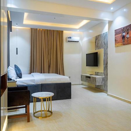 Hadmof Hotel And Suites Ikeja Exterior foto