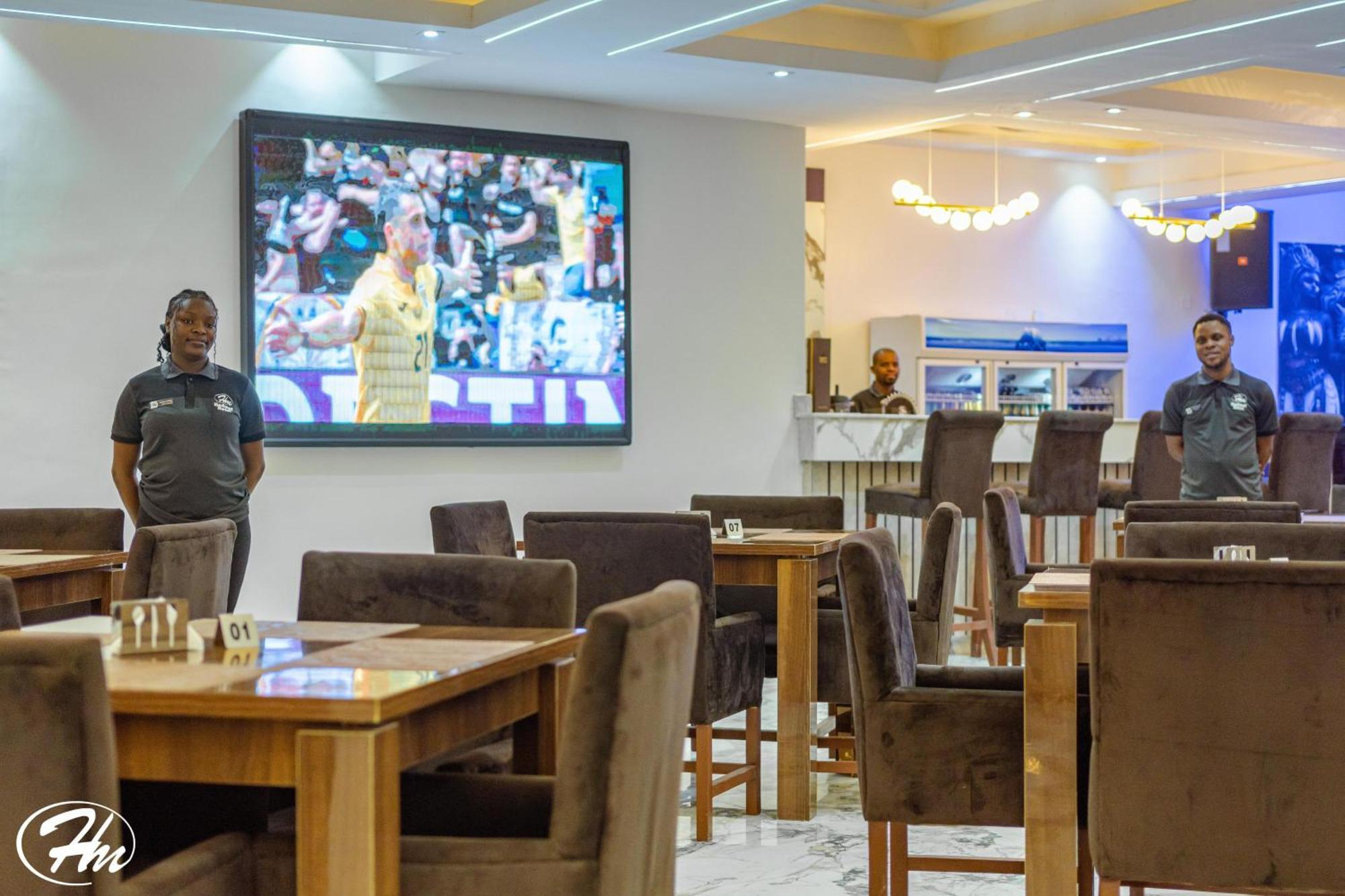 Hadmof Hotel And Suites Ikeja Exterior foto