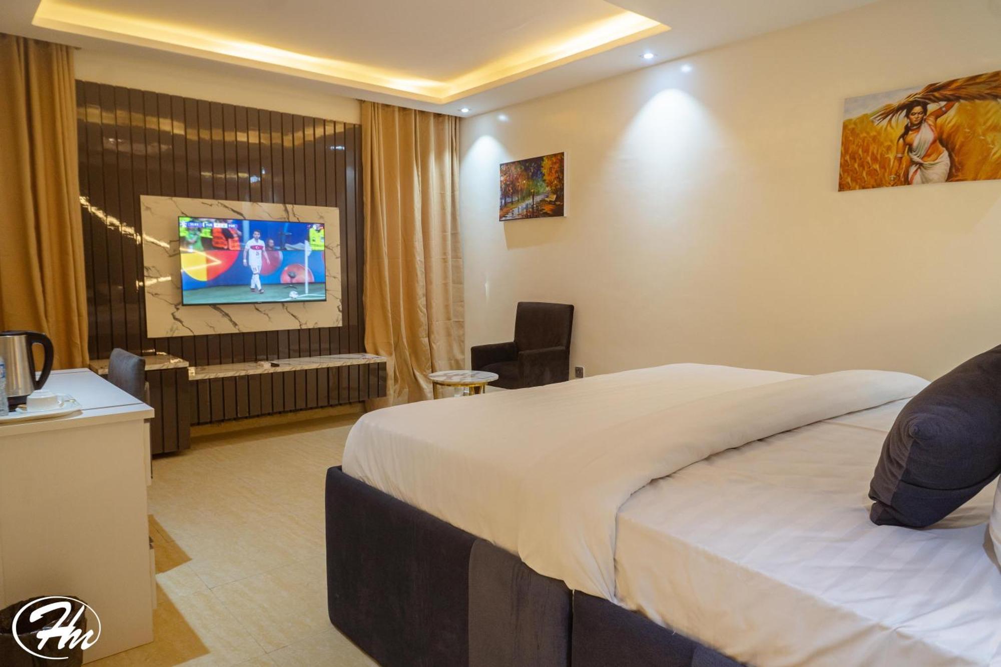 Hadmof Hotel And Suites Ikeja Exterior foto