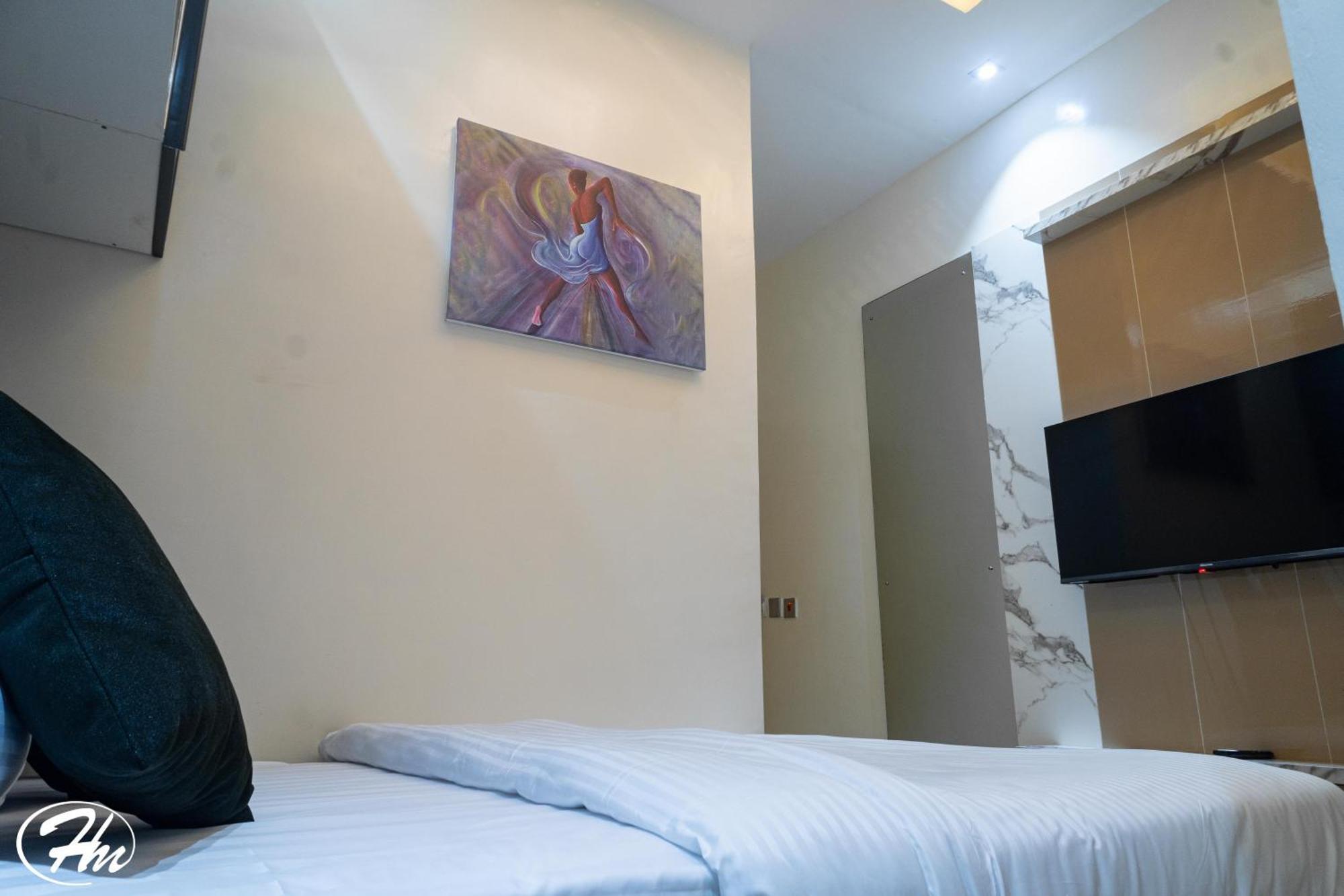 Hadmof Hotel And Suites Ikeja Exterior foto