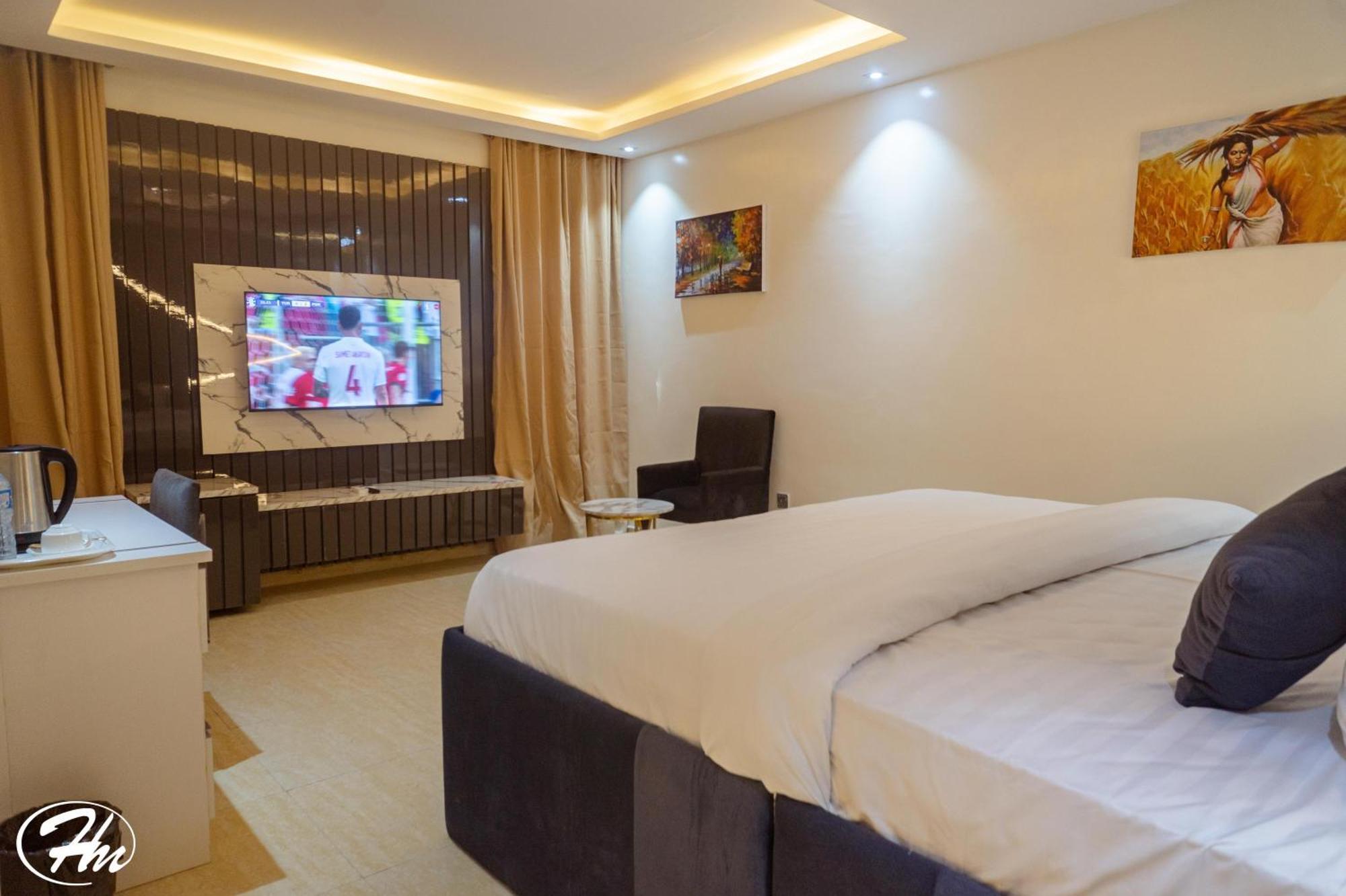 Hadmof Hotel And Suites Ikeja Exterior foto