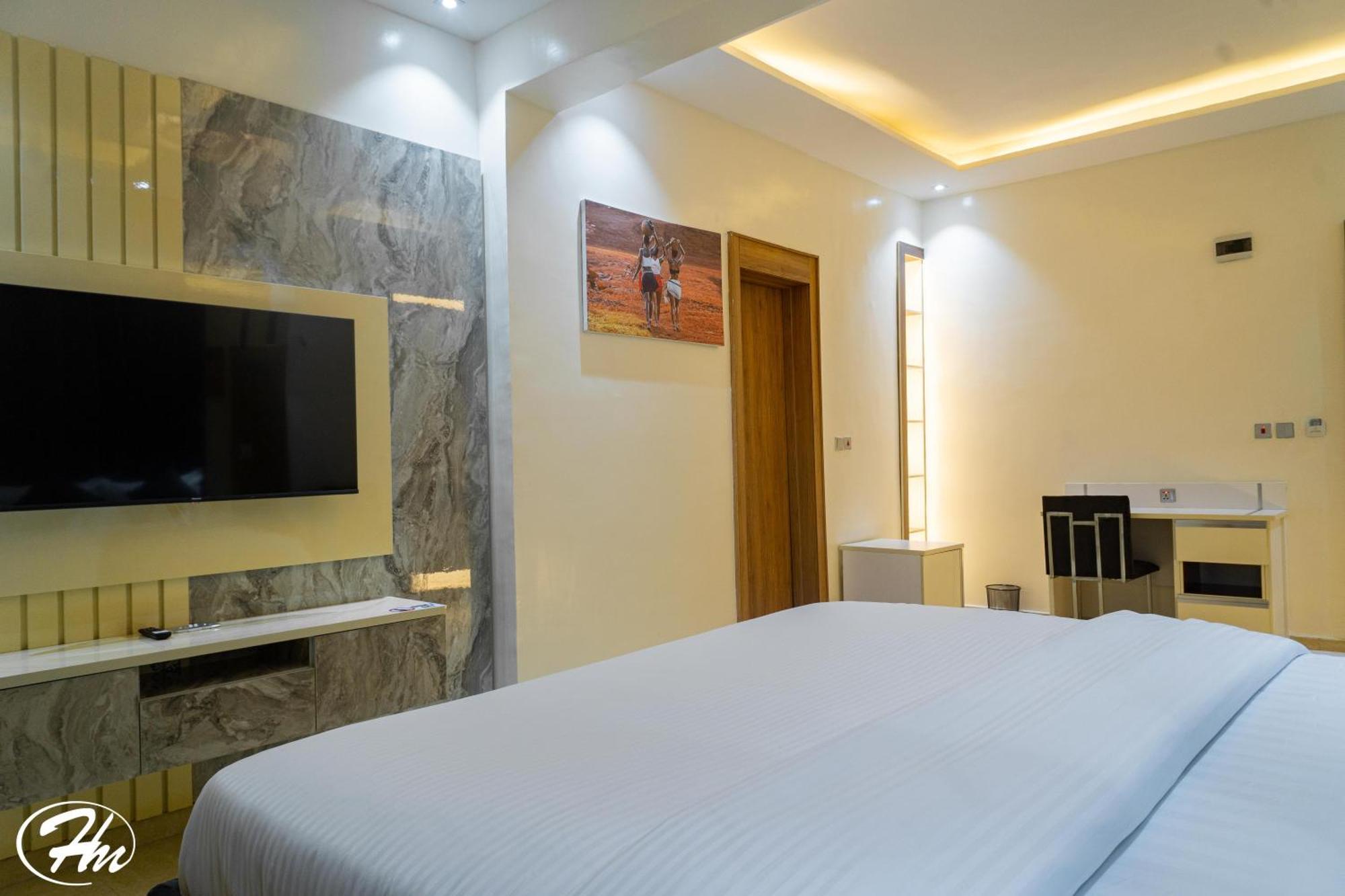 Hadmof Hotel And Suites Ikeja Exterior foto