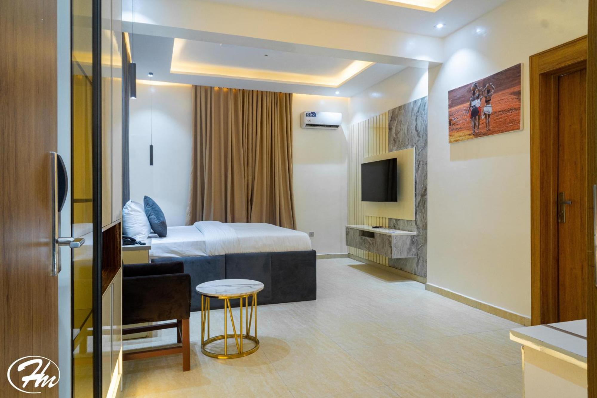 Hadmof Hotel And Suites Ikeja Exterior foto